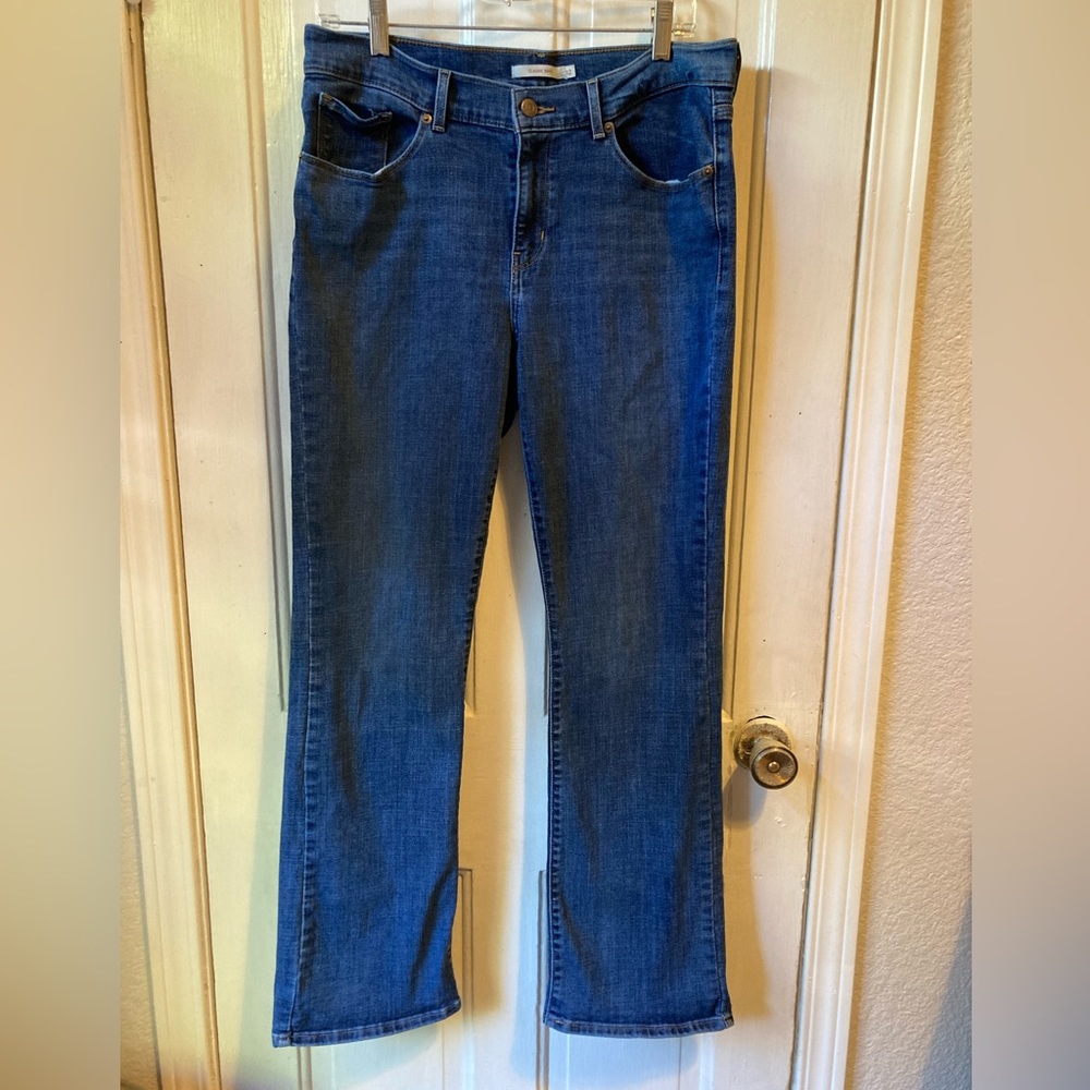 W Levi’s classic boot cut size 12 jeans